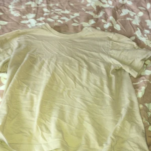 Oversize T-shirt  - Säljer denna för 50kr oversize XS