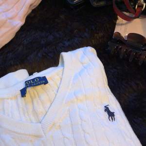 Äkta Polo Ralph Lauren tröja, vit, v-neck, small.