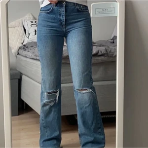 Pull and bear jeans - Säljer nu mina favvojeans som är perfekta nu till hösten❤️❤️