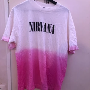 Nirvana tröja  - En lite oversized nirvana tröja 💕