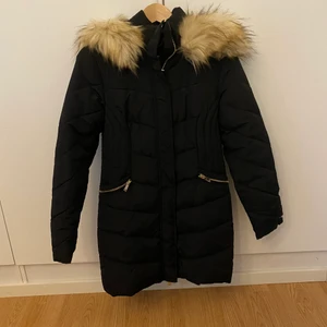 Vinterjacka i fin skick, storlek 32/34  - Passar även till storlek 36