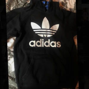 Adidas Hoodie - Storlek xs
