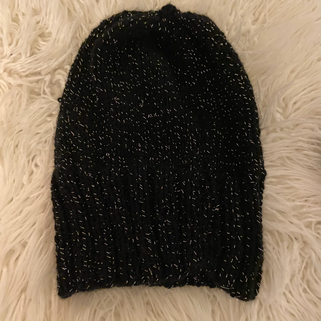 Stickad glittrig mössa + matchande torgv - 91