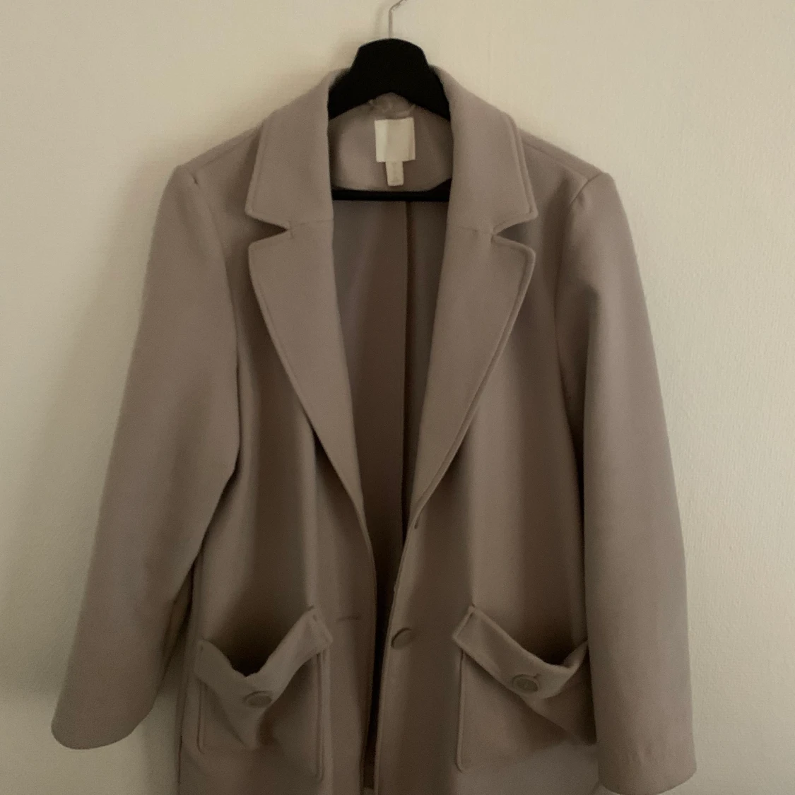 En superfin kappa ifrån H&M strl S  - 90