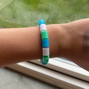 Armband  - Hemmagjort armband, spritat armbandet kommer göra det innan det skickas❤️