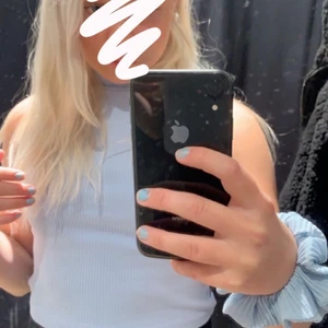 Blått linne - Jättefint ljusblått linne från lager 157. Säljer då det inte kommer till användning. Storlek M/L men sitter mer som S/XS. 