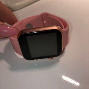 Smartwatch  - Oanvänd smartwatch. Laddare medföljer 🌸
