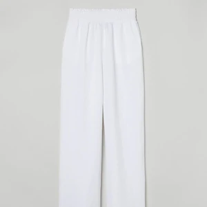 Linnebyxor - Vita linnebyxor i storlek S🤍🤍