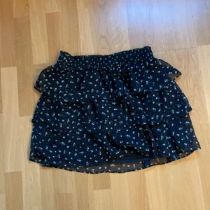 Kjol - Säljer för 30kr plus frakt!!