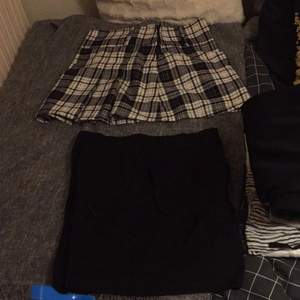 Båda kjolarna för 80kr annars en för 40kr hämtas i Eslöv , den svarta kjolen har storlek S och den andra har storlek 164