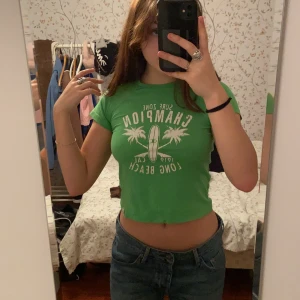 Babytee - Babytee från champion☺️ barnstorlek S✌🏼 bud startar på 70kr