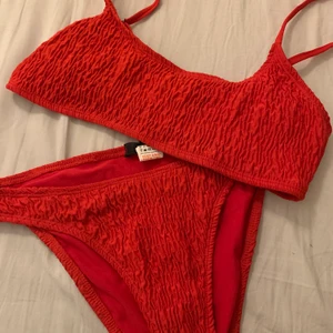 Bikinset från Nelly  - Går att köpa en del om man vill. Går att diskutera pris. Köparen står för frakt. 