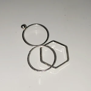 Ringar - Tre olika ringar från hm. Aldrig använda. Man kan köpa alla eller var försig.