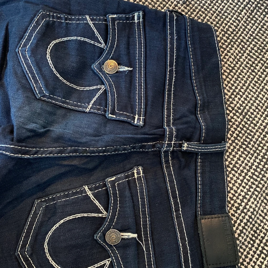 True Religion Jeans i modellen Becca Mid Rise Bootcut storlek 24 - 90