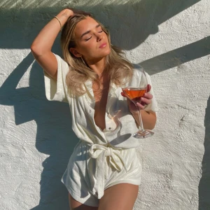 Towel jumpsuit - Jättemysig towel jumpsuit från & Other Stories! Använd en gång.