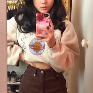 Sweatshirt - Populär och slutsåld sweatshirt från Gina, sparsamt använd. Köparen betalar frakt!🤎