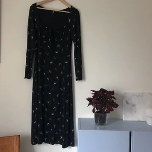 Klänning - Aldrig använd. 