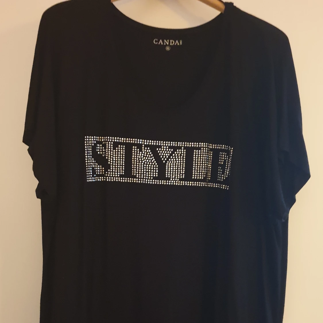 T-shirt med glim (oanvänd) - 90