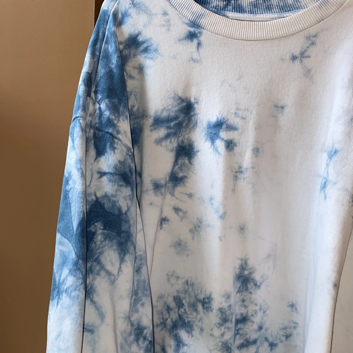 Blå tiedye sweatshirt  - 91
