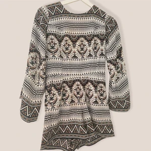 Jumpsuit Elsa Hosk x BikBok - Jumpsuit från Elsa Hosk x BikBok. Öppen rygg (se bild). Helt underbar, säljs endast för att den är för liten.