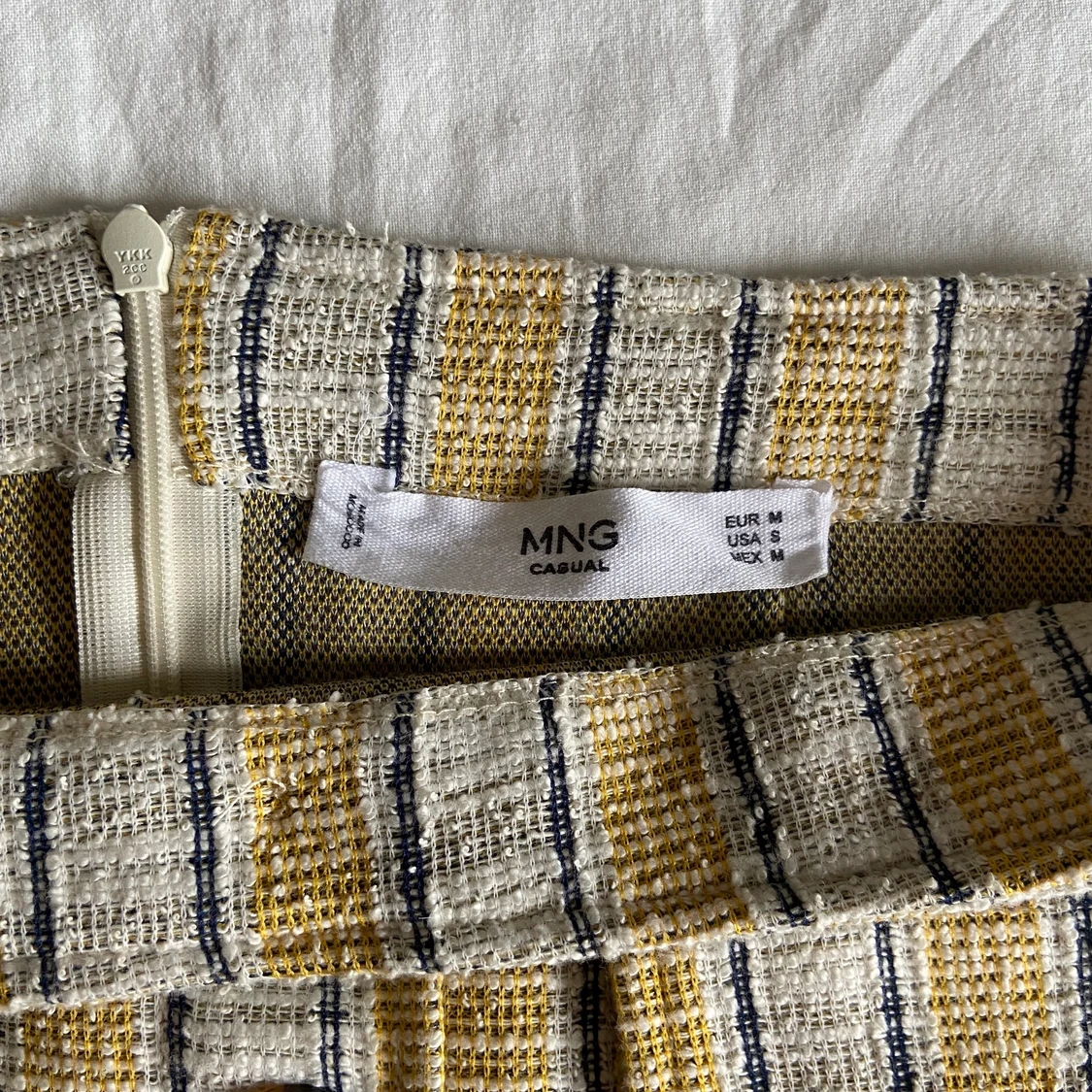 Vit och gul kjol  - 91