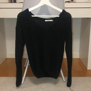 Stickad tröja  - Svart stickad tröja från Nakd 💗 är i storlek xxs men är stor i storleken 💕