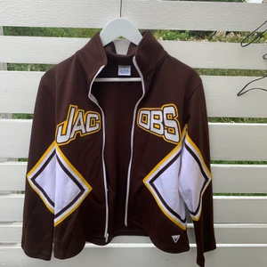 tracktop - super snygg tracktop från beyond retro💓står ingen storlek men skulle säga storlek S✨