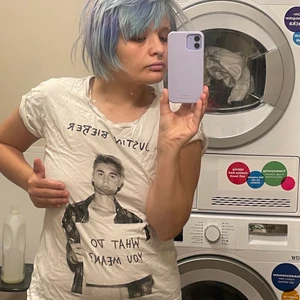 Justin Bieber t shirt  - Justin Bieber T-shirt köpt från hm för några år sen när what do u mean kom ut! Ej använt och den är see through !! Man ser nippelsen! Står ej för postens slarv och skickar med postnord 