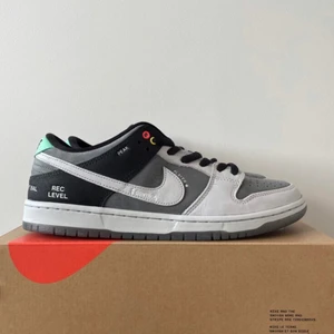 Nike SB Dunk Low VX1000 - Nike SB Dunk Low VX1000. DS. US 11.5/EU 45.5. 3800kr. Meet-up in Stockholm available. No trade/exchange 
