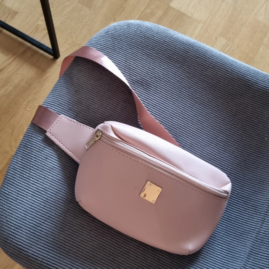 Jättesöt ljusrosa magväska - 91