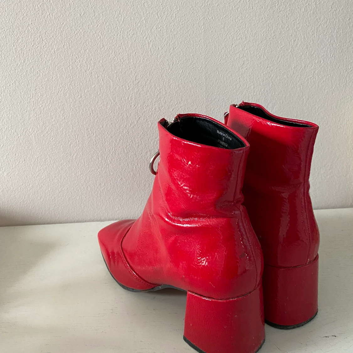 Röda klackskor storlek 39 - 91