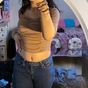 Brun tröja  - Brun tröja från shein med väldigt skönt material, stl M men passar även mig som är S. Säljer pga använder aldrig 