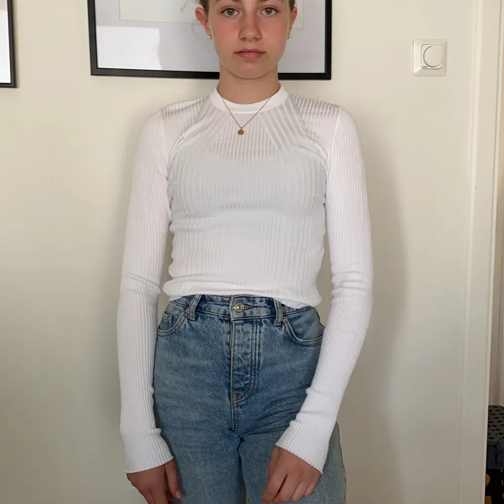 Pull&Bear vit tight långarmad!💞 XS och bra skick!. Skjortor.