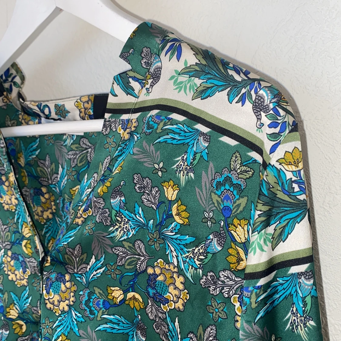 Blus i vackert mönster från mango  - 91