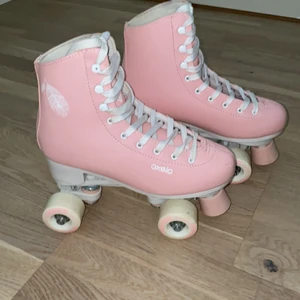 Rosa rullskridskor storlek - 39 - Bra skick👍🏼 använda 2 gånger inomhus