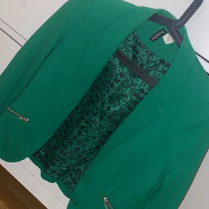 Kavaj  - Grön kavaj i gott skick 