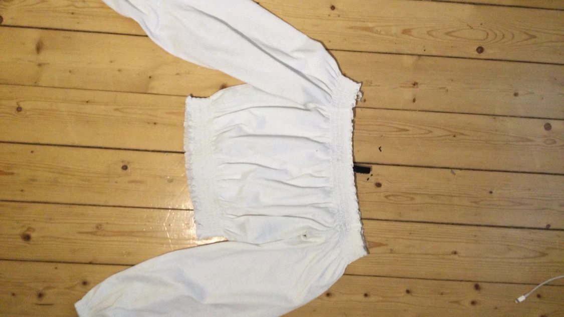 En vitt topp i stl XS - 90