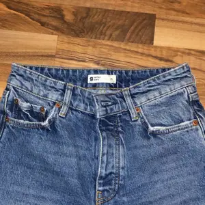 Jättefina jeans i storlek 36, aldrig använt. Från Gina tricot 