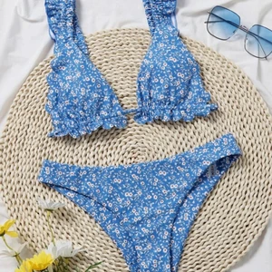 Bikini - Säljer min supersöta bikini då den tyvärr inte passar🥺Helt oanvänd, endast testad en gång✨Det är bara att höra av dig om du undrar något💕
