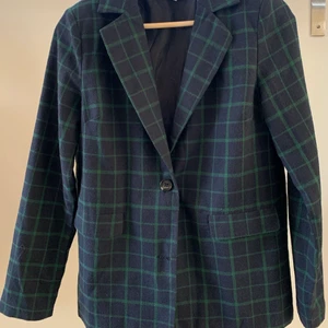 Blazer - Jättesnygg blågrön blazer från asos i fint skick! Passar till allt😊