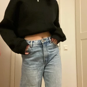 Yoko jeans - Ljus blåa Yoko jeans säljes nu. Tecken av användning finns, därav priset. men inga tydliga defekter. Bara att höra av sig om ni har några funderingar! 🥰