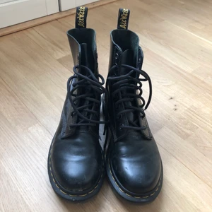 Dr martens Pascal storlek 38 - Dr martens storlek 38. Bra skick.