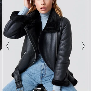 Aviator jacket  - Köpt för 1 månad sen och använd Max 2 gånger. 