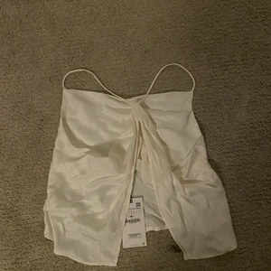 Jättefin silkestopp från zara - Köpt i marbella verkligen så fin, oanvänd💓💓