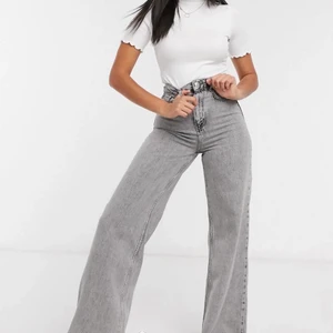 Stradivarius byxor.  - Ny pris 399kr. Används total 3gng. Beställt från ASOS. Storlek 36