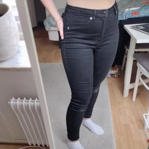 Skinny jeans  - Tajta skinny jeans från Lager 157. Kan mötas upp i Lund, Staffanstorp eller frakta🥰