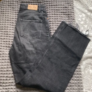 Jeans från NA-KD - Helt oanvända straight jeans från NA-KD😍