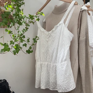 Sött linne - Säljer detta jättesöta linne eftersom det inte kommer till användning💕