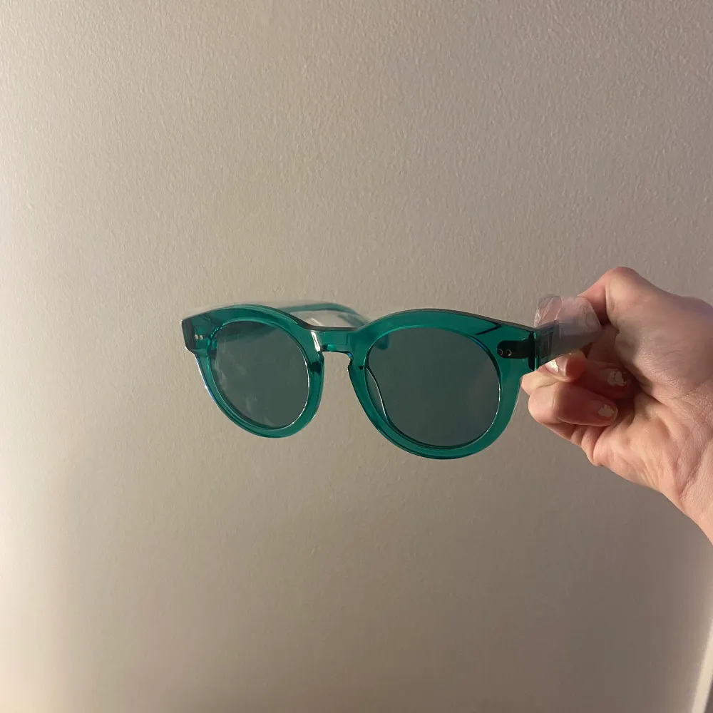 Ett par jätte fina och helt nya chimi eyewear solglasögon i modellen 003 och färgen aqua som inte används eller tagits ut ur plasten någon gång!. Accessoarer.