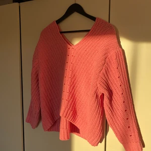 Stickad tröja H&M Trend - Hotpink stickad tröja                                                                      H&M Trend storlek S                                                                    Skick 10/10